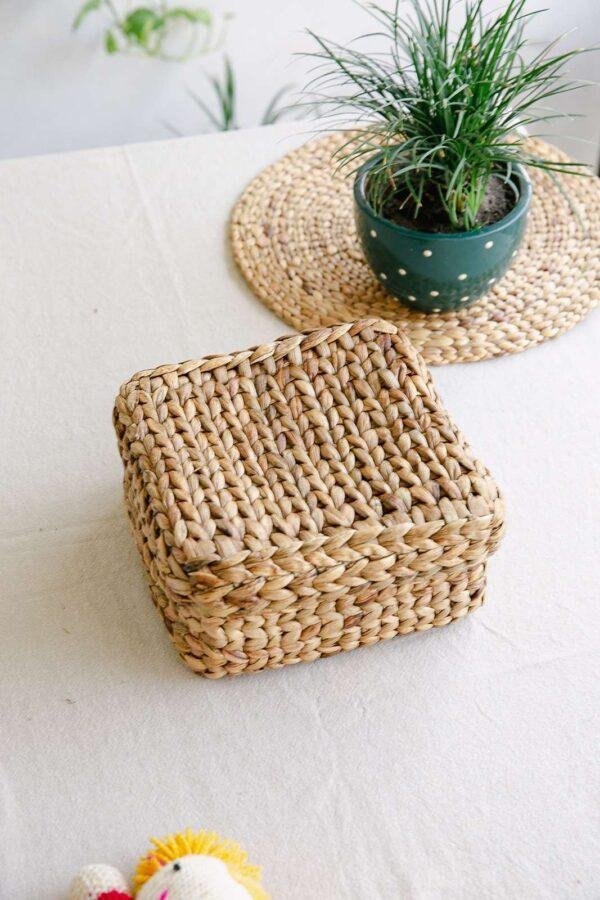 grass basket with lid