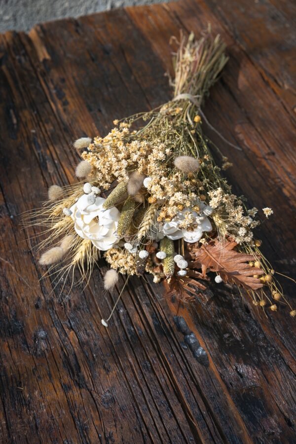 Monochrome Wilderness Bouquet Dry - Image 5