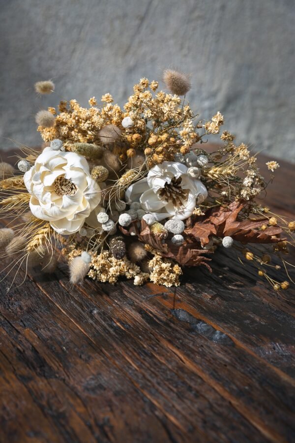 Monochrome Wilderness Bouquet Dry - Image 6